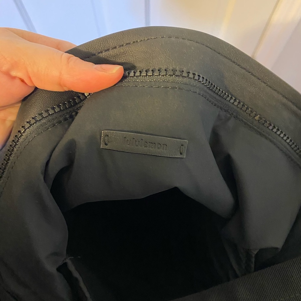 Lululemon bucket bag